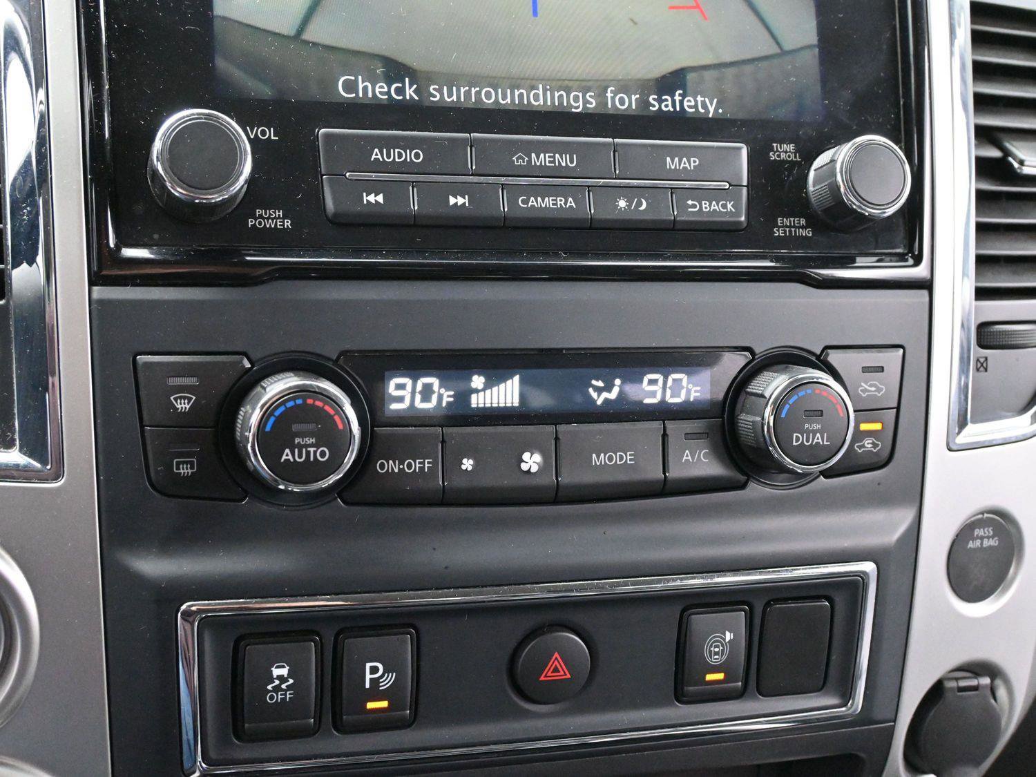 Used 2020 Nissan Titan SV w/ SV Convenience Package image 21