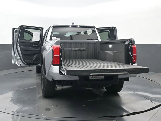 Used 2025 Toyota Tacoma TRD Off-Road AWD/4WD image 34