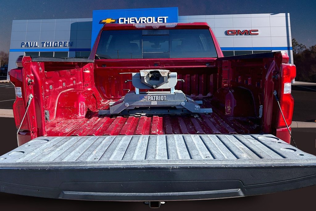 Used 2020 Chevrolet Silverado 1500 LTZ w/ LTZ Plus Package AWD/4WD image 8