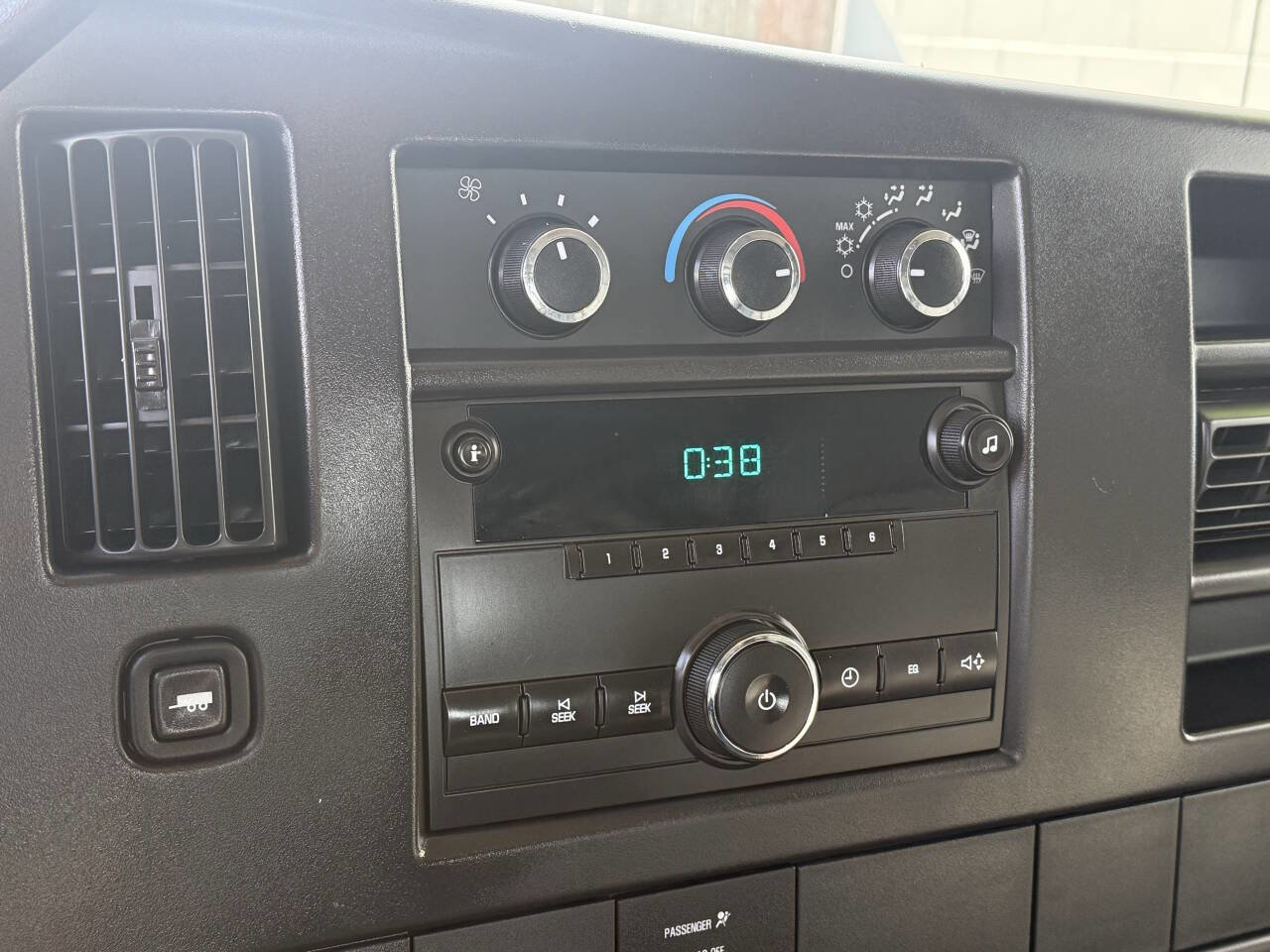 Used 2013 GMC Savana 2500 image 10