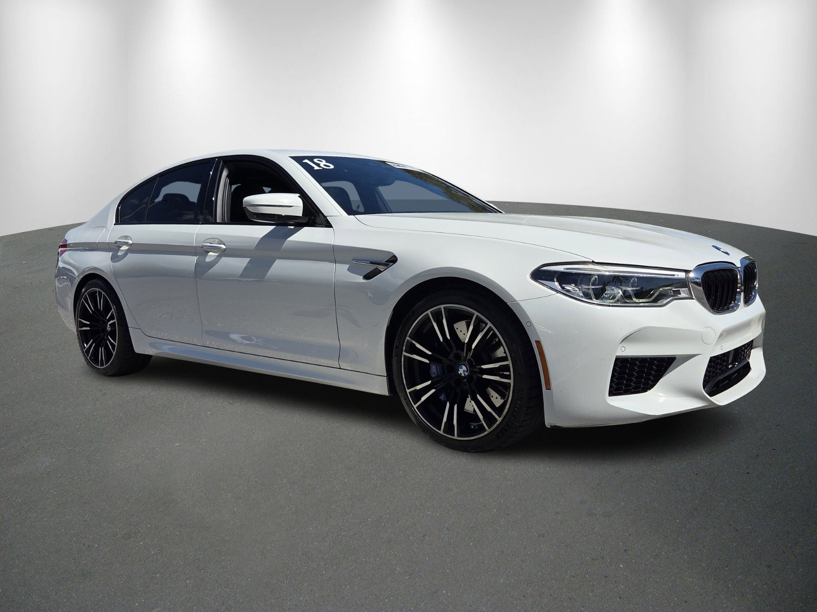 Used 2018 BMW M5 w/ Executive Package image 2