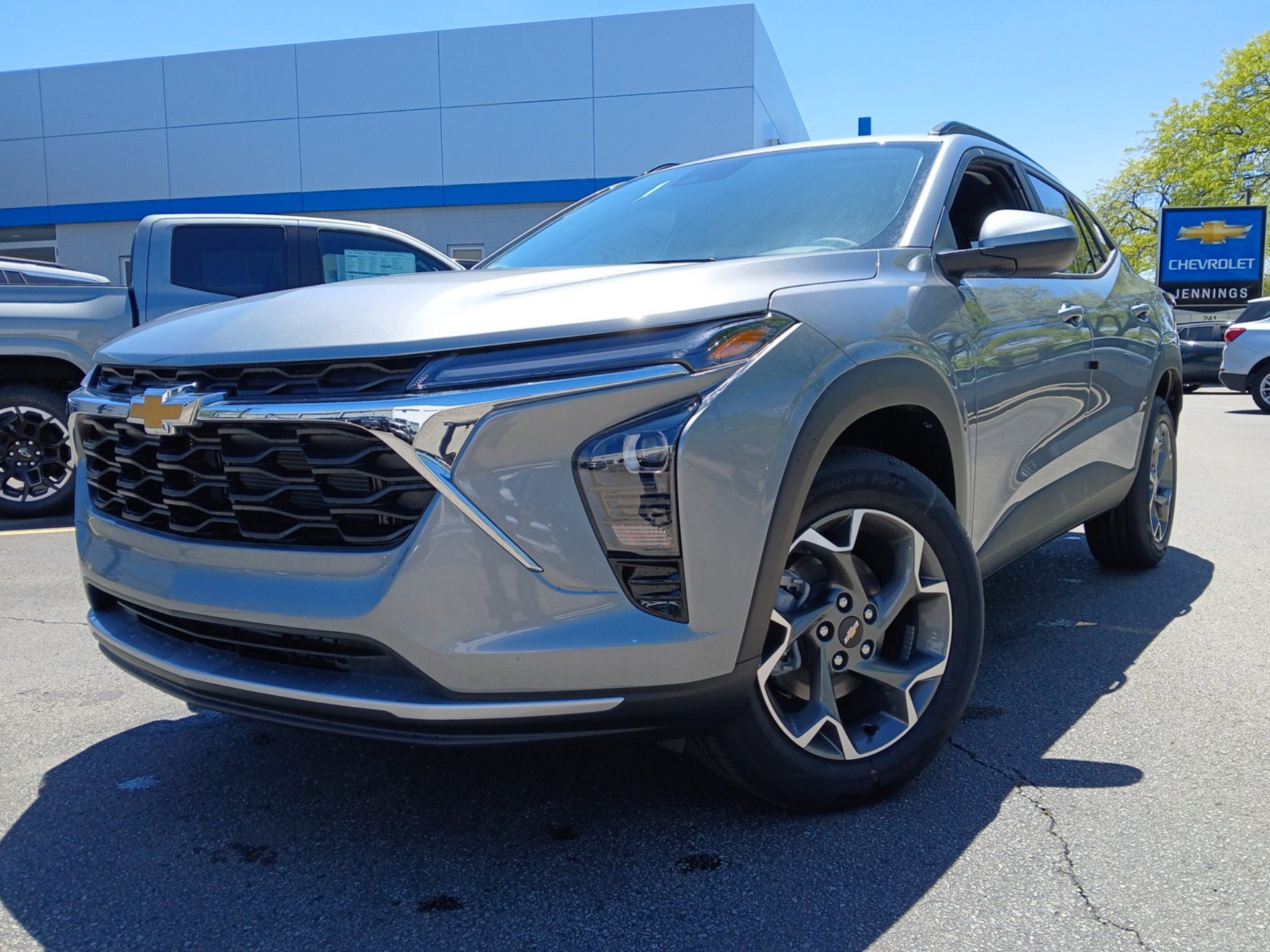 New 2026 Chevrolet Trax LT w/ Driver Confidence Package FWD image 27