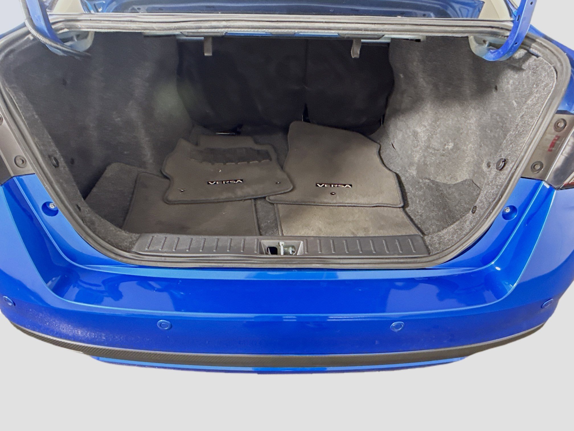 Used 2024 Nissan Versa SV w/ Trunk Package image 35