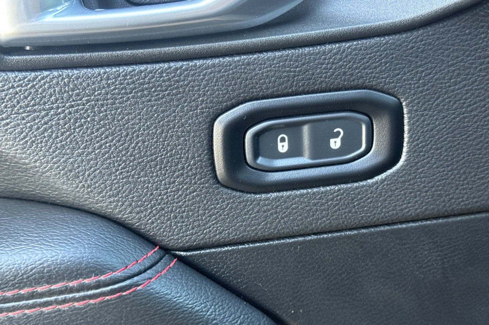 Used 2022 Jeep Gladiator Rubicon image 12