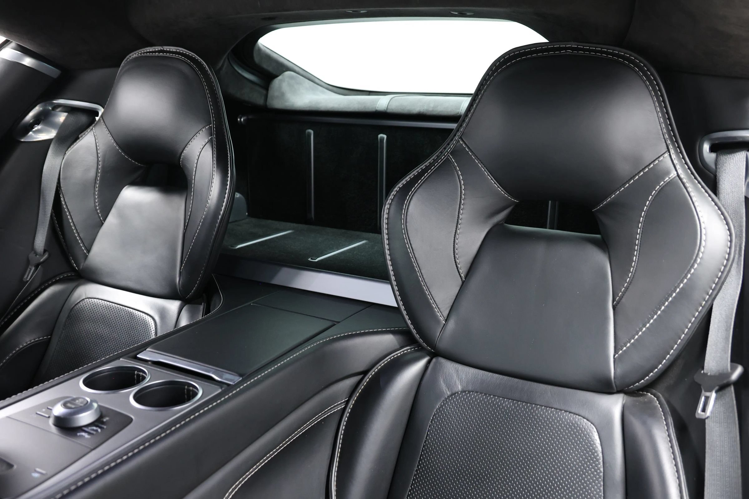 Used 2015 Aston Martin Rapide S RWD image 47