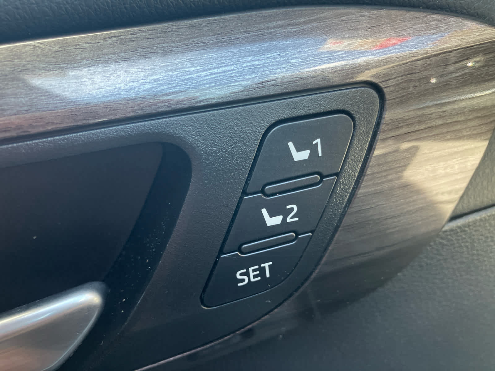 Certified 2025 Toyota Highlander Limited AWD/4WD image 13