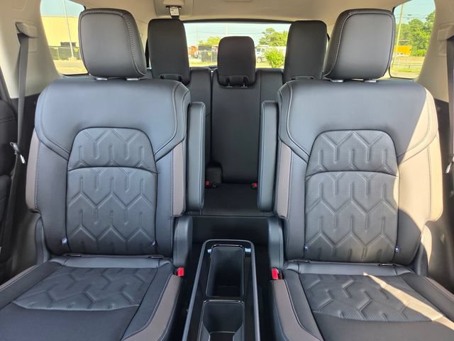 New 2026 Nissan Pathfinder Platinum FWD image 12