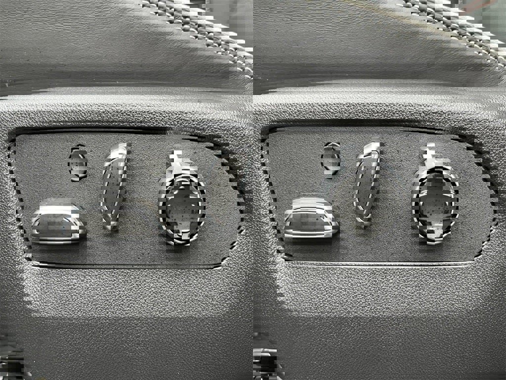 Used 2025 GMC Yukon AT4 Ultimate w/ LPO, Floor Liner Package image 13