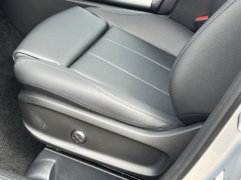 Used 2026 Mercedes-Benz GLA 250 4MATIC image 12