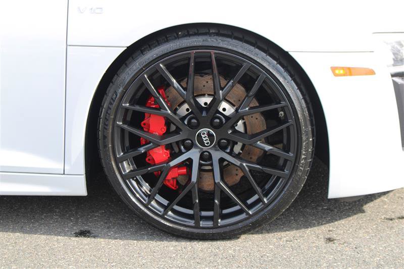 Used 2018 Audi R8 V10 w/ Carbon Exterior Package image 10