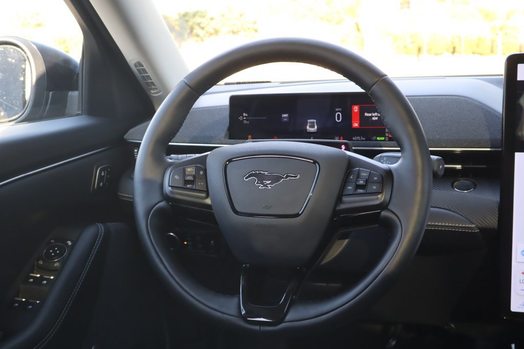 Used 2025 Ford Mustang Mach-E Premium AWD/4WD image 28