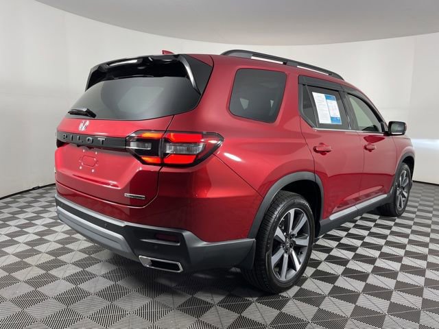 Used 2025 Honda Pilot Touring image 8