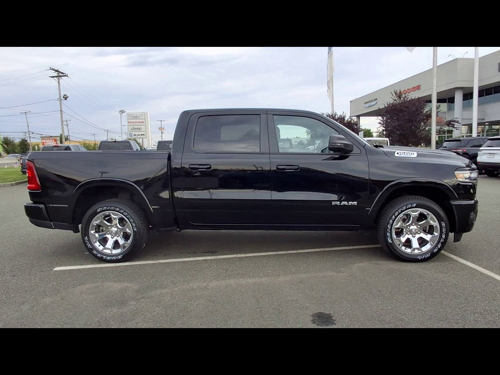 Used 2025 RAM 1500 Big Horn AWD/4WD image 9