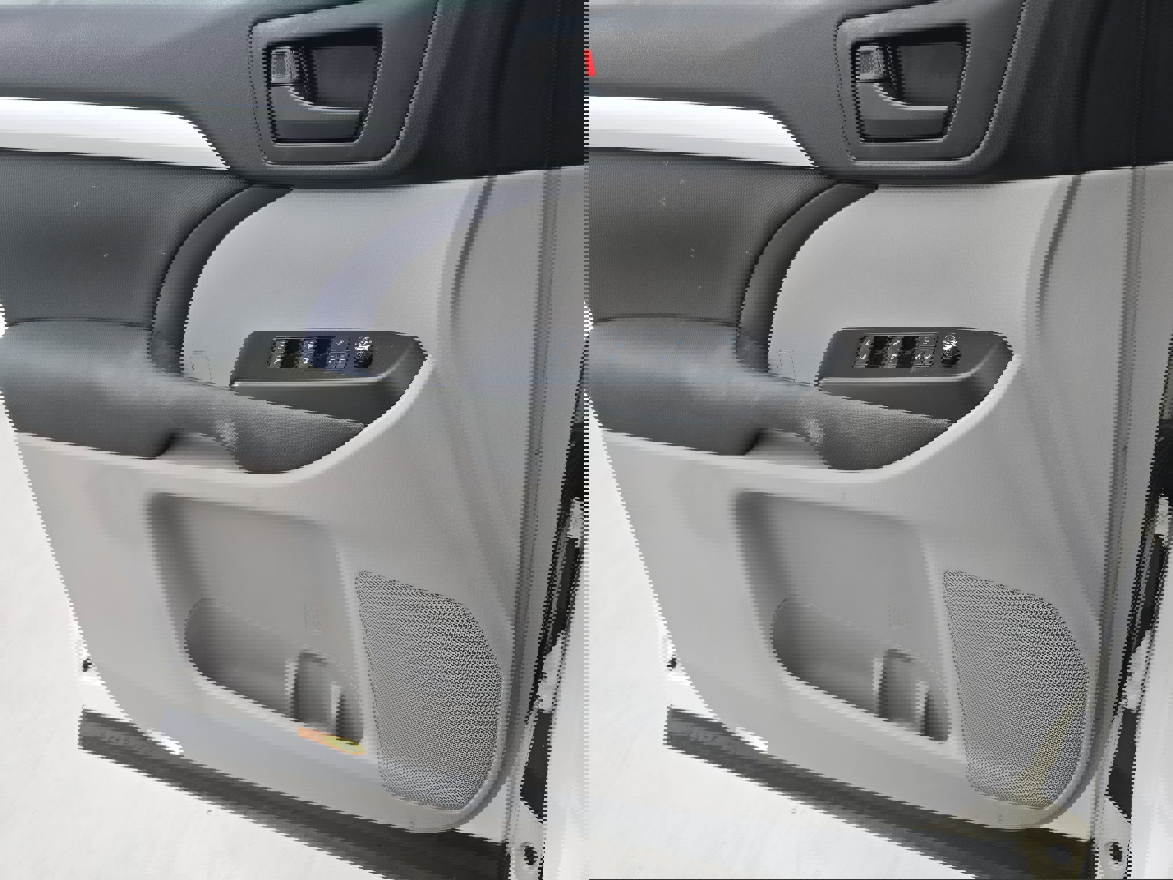 Used 2015 Toyota Highlander LE image 26