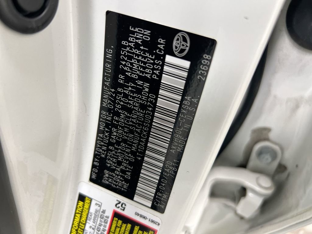 Used 2025 Toyota Camry SE image 27