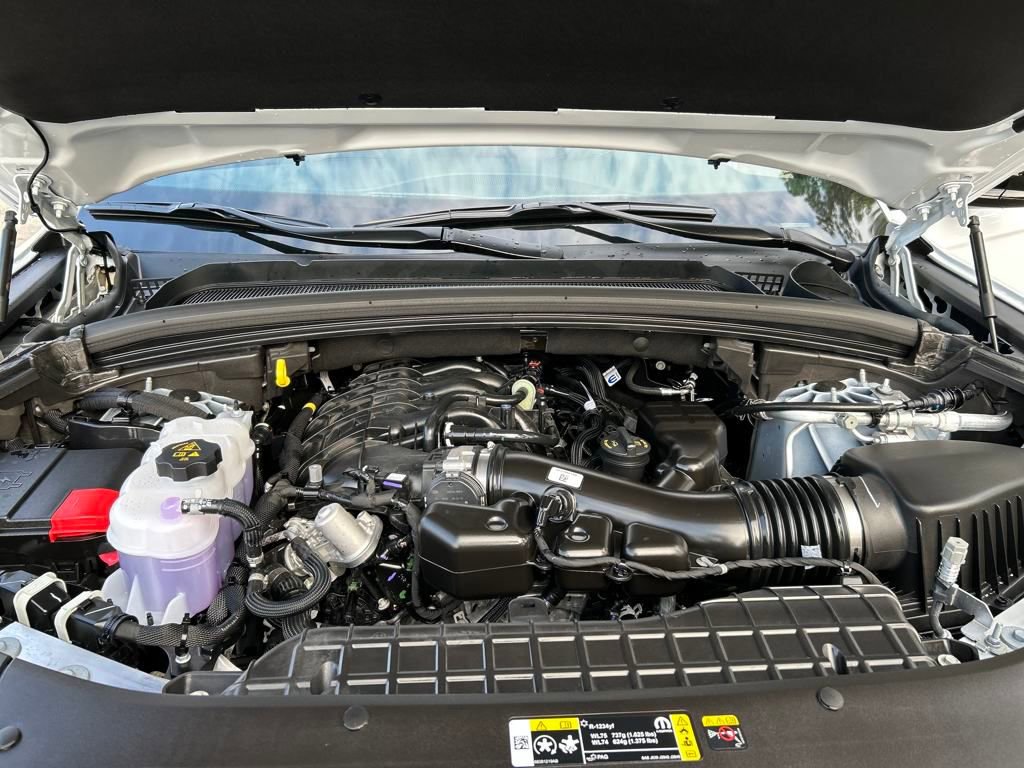 New 2025 Jeep Grand Cherokee Limited w/ Black Appearance Package image 10