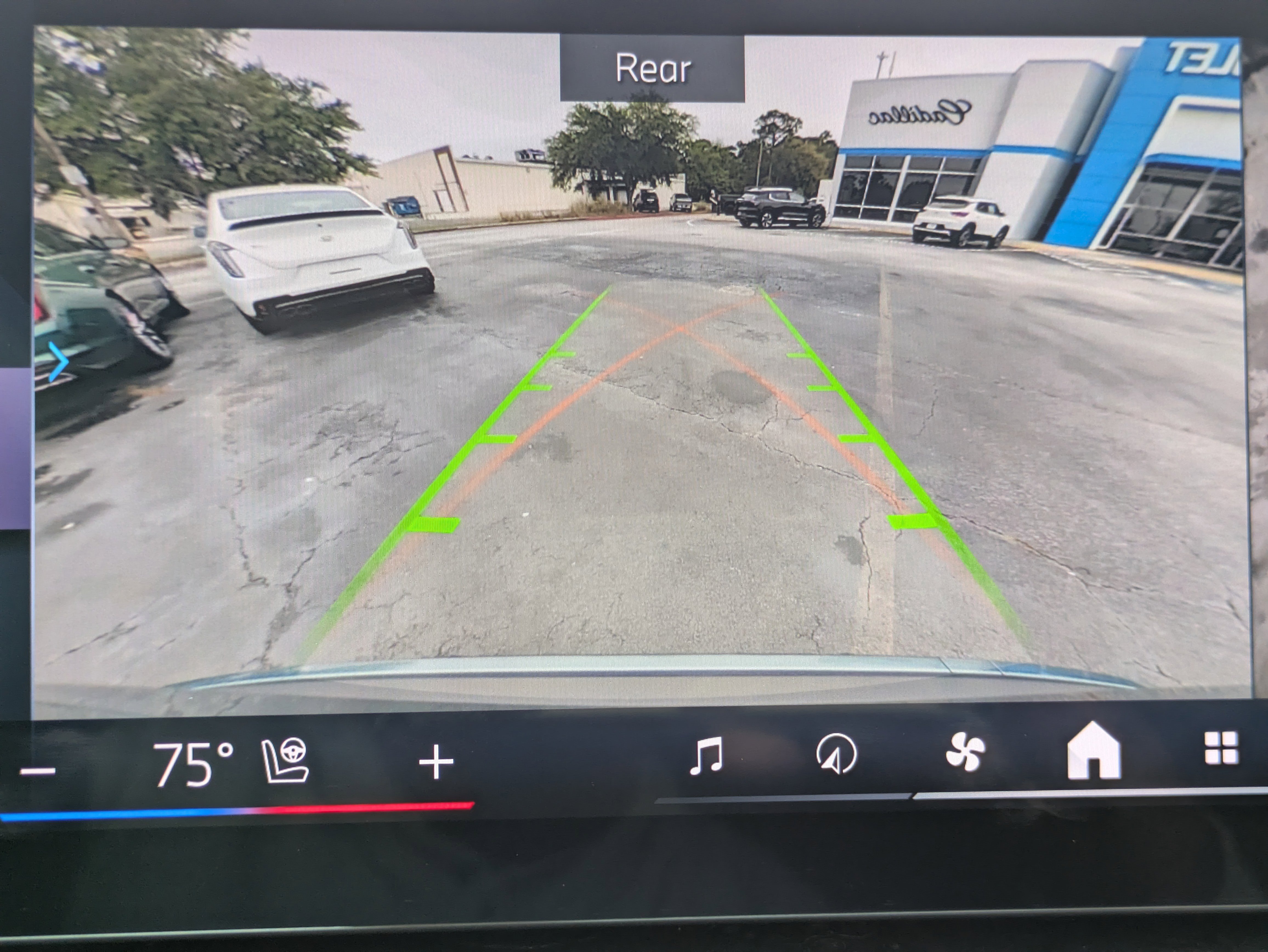 Used 2024 BMW X5 xDrive40i w/ Premium Package image 16