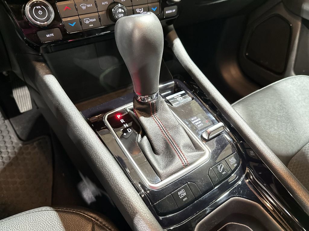 Used 2024 Jeep Compass Trailhawk image 20