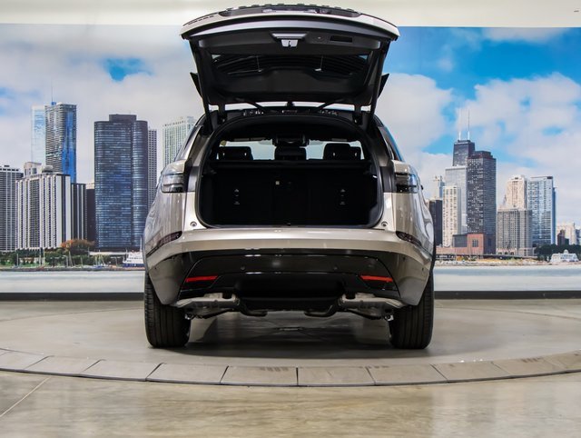 New 2026 Land Rover Range Rover Velar Dynamic SE image 11
