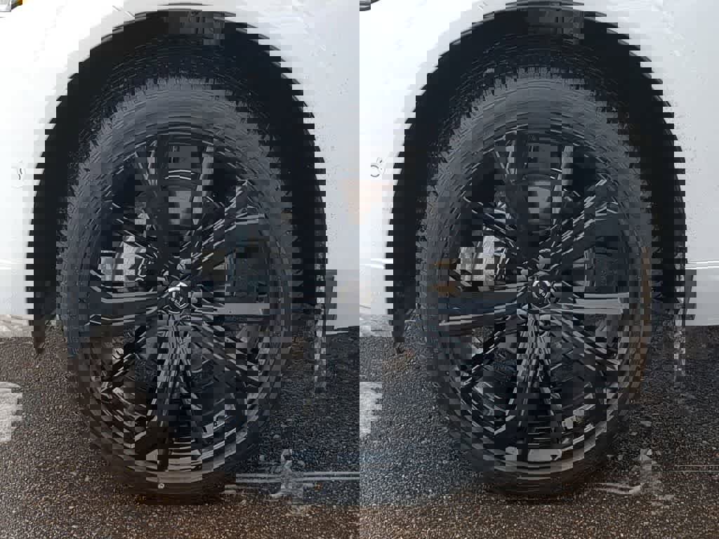 Used 2026 Volvo XC60 B5 Ultra w/ Protection Package Premier image 13