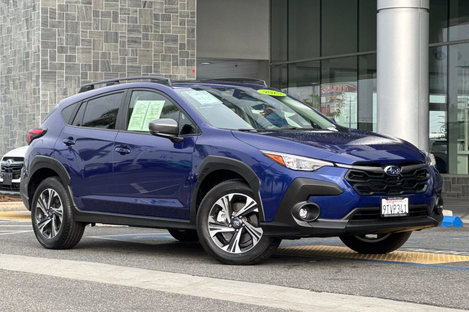 Used 2025 Subaru Crosstrek 2.0i Premium image 2