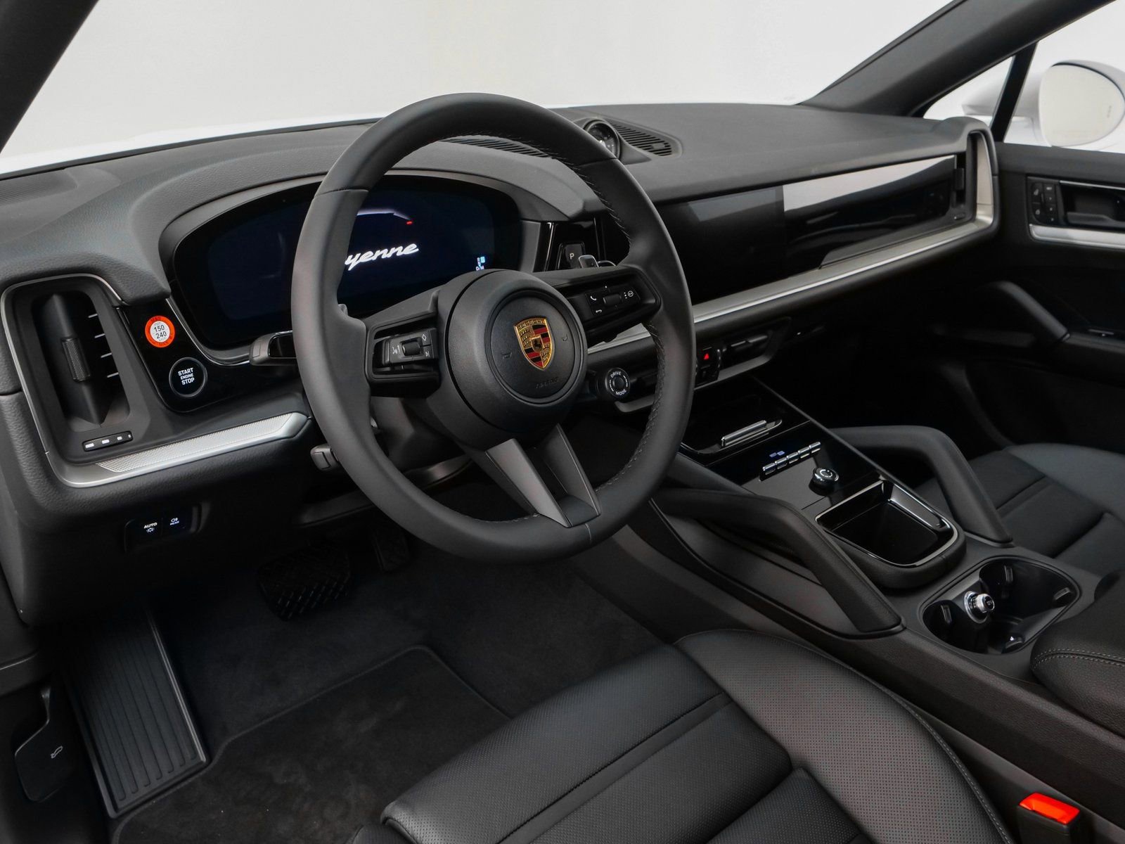 Certified 2024 Porsche Cayenne Coupe image 4