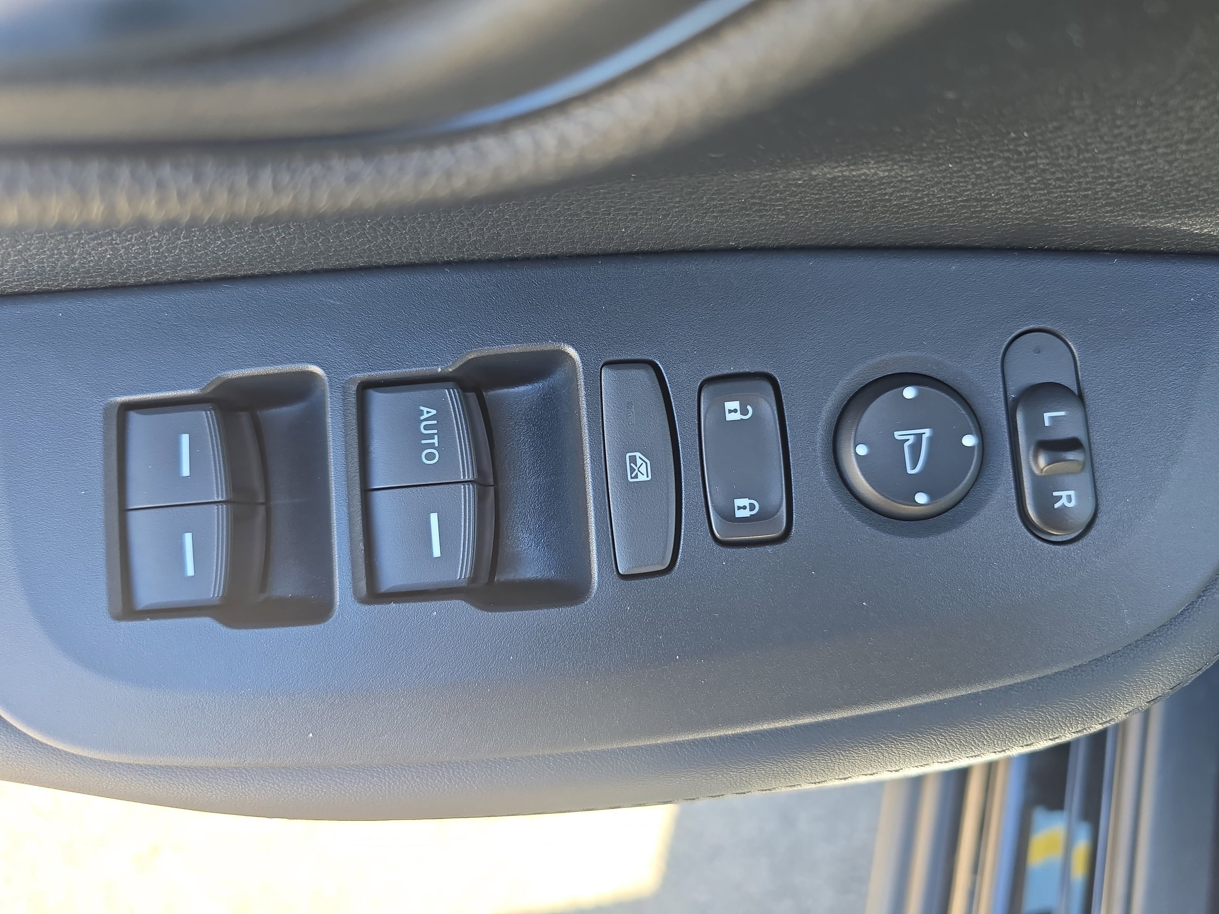 Used 2023 Honda HR-V LX image 28