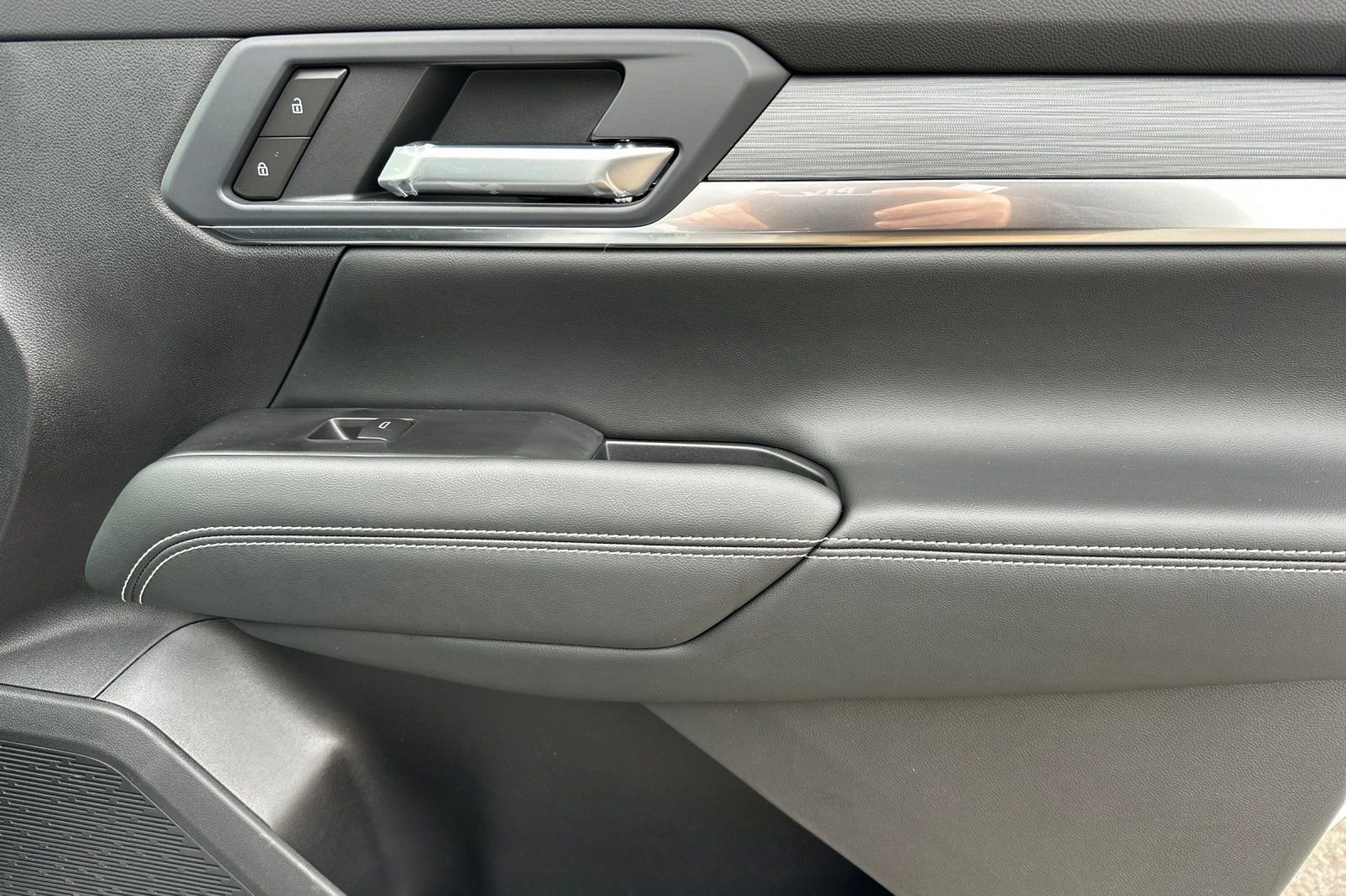 New 2026 GMC Terrain Elevation w/ Elevation Premium Package AWD/4WD image 19