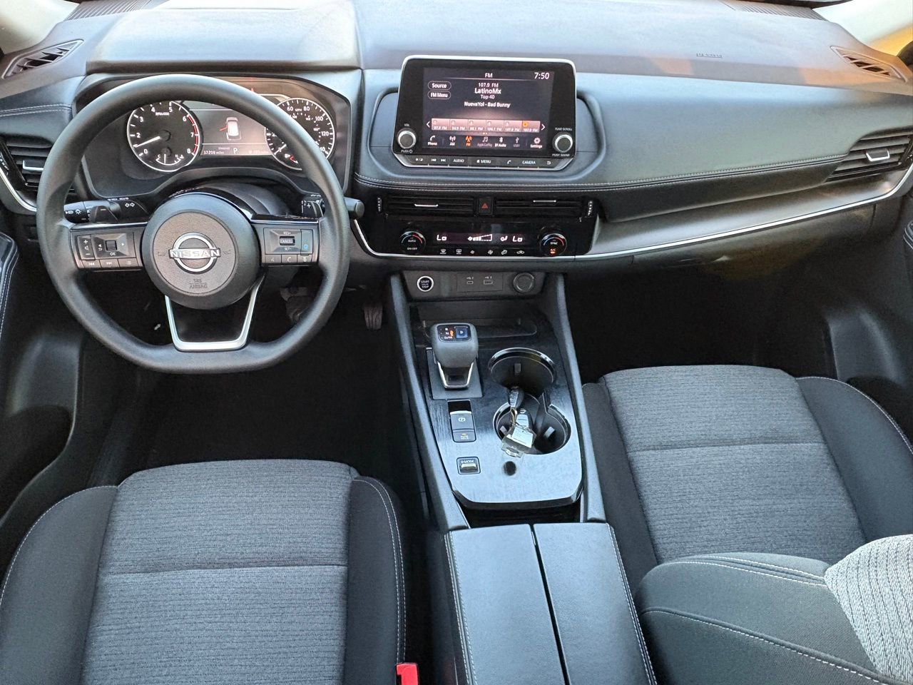 Certified 2022 Nissan Rogue SV image 12