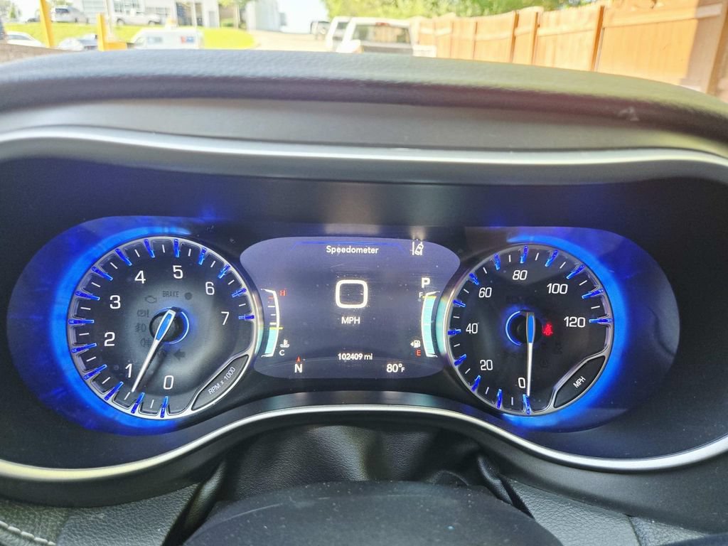 Used 2022 Chrysler Pacifica Touring-L AWD/4WD image 22