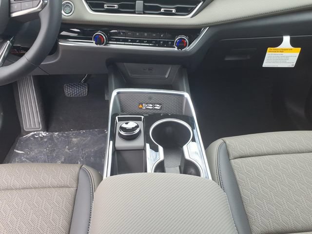 New 2026 Chevrolet Equinox LT w/ Convenience Package II AWD/4WD image 17