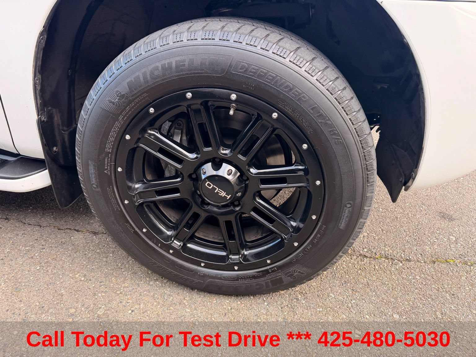 Used 2020 Toyota Sequoia Limited w/ Safety & Convenience Package AWD/4WD image 5