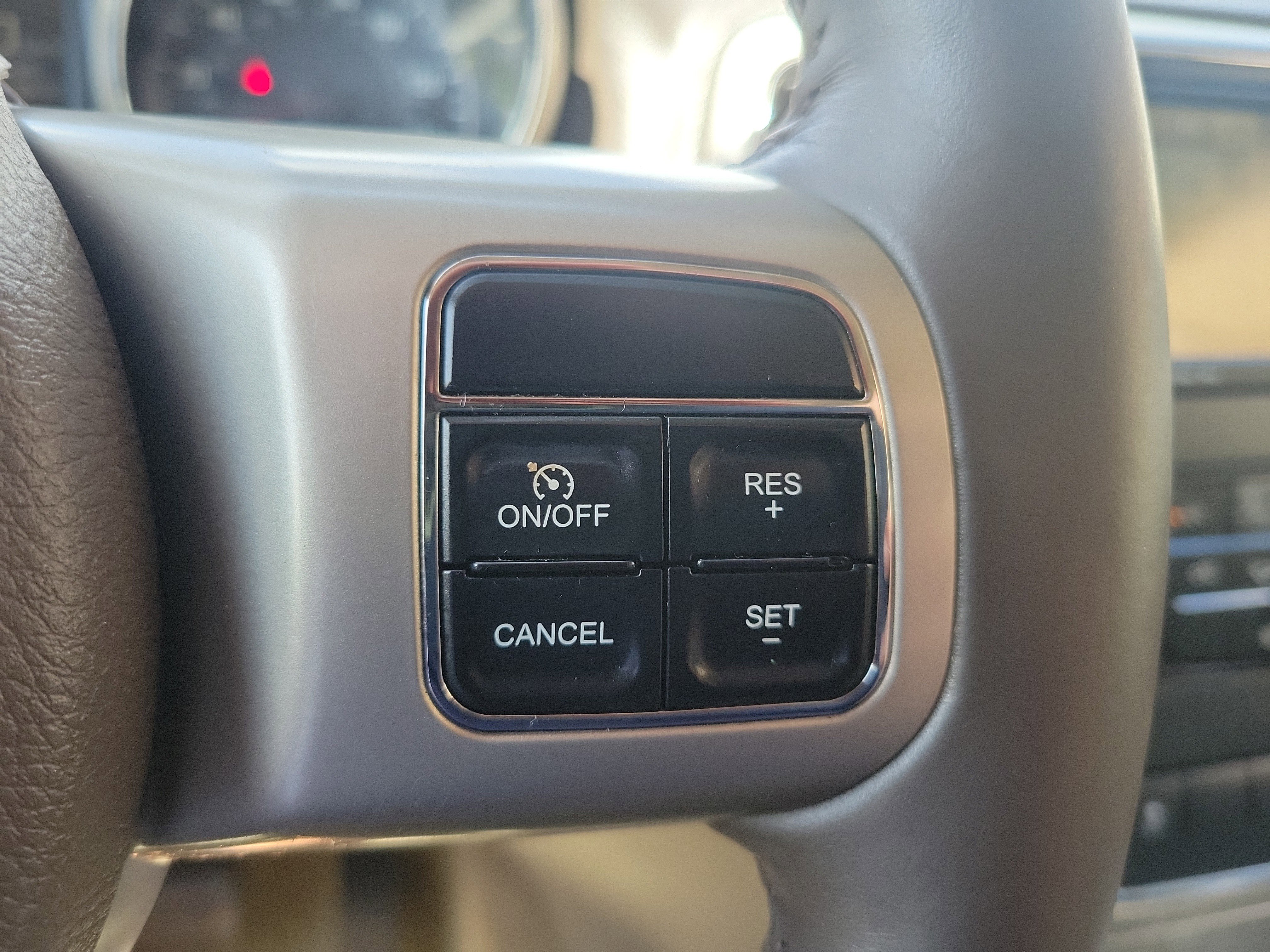Used 2011 Jeep Grand Cherokee Laredo image 18