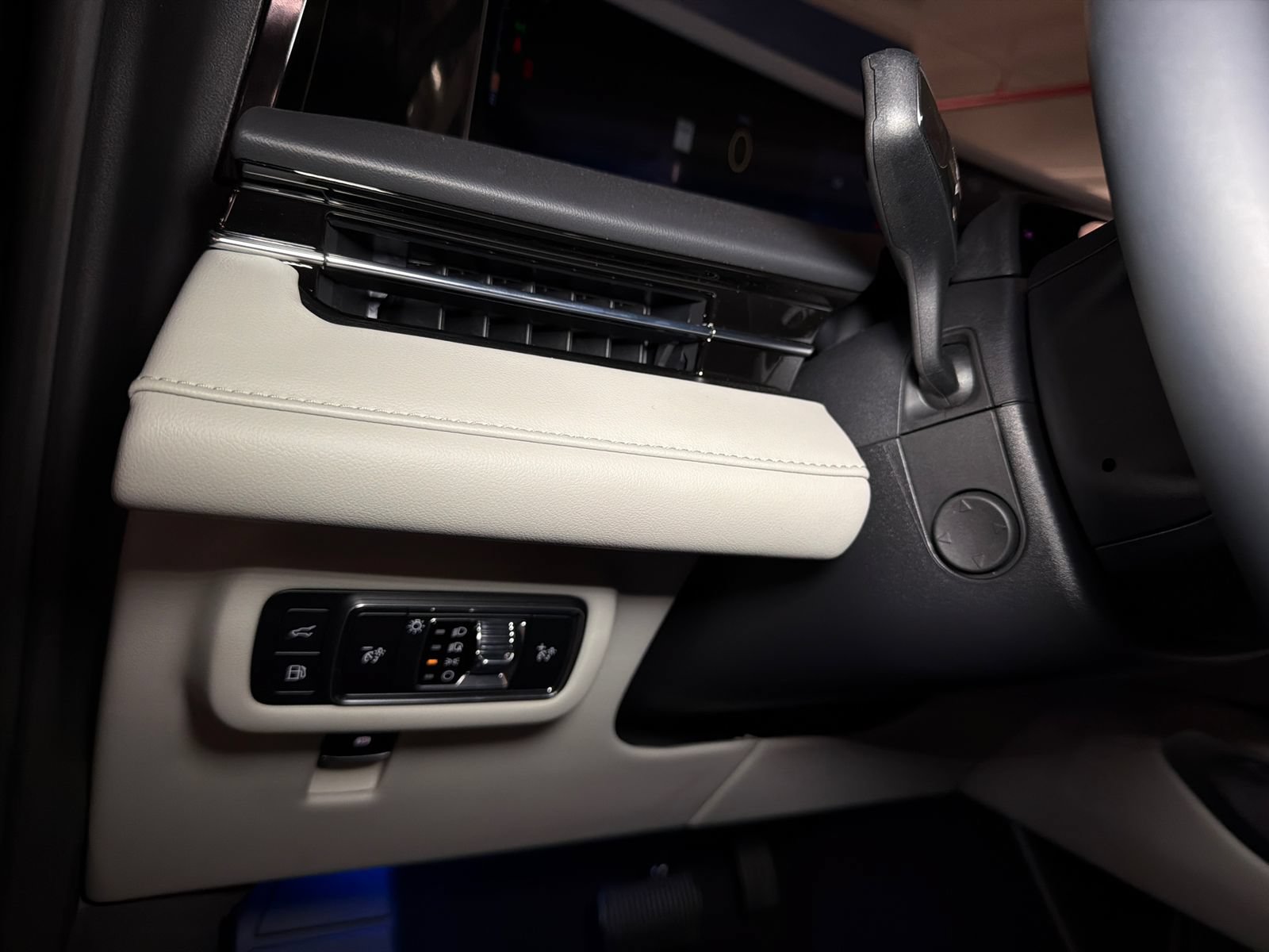 New 2026 Lincoln Nautilus Reserve w/ Jet Appearance Package AWD/4WD image 29