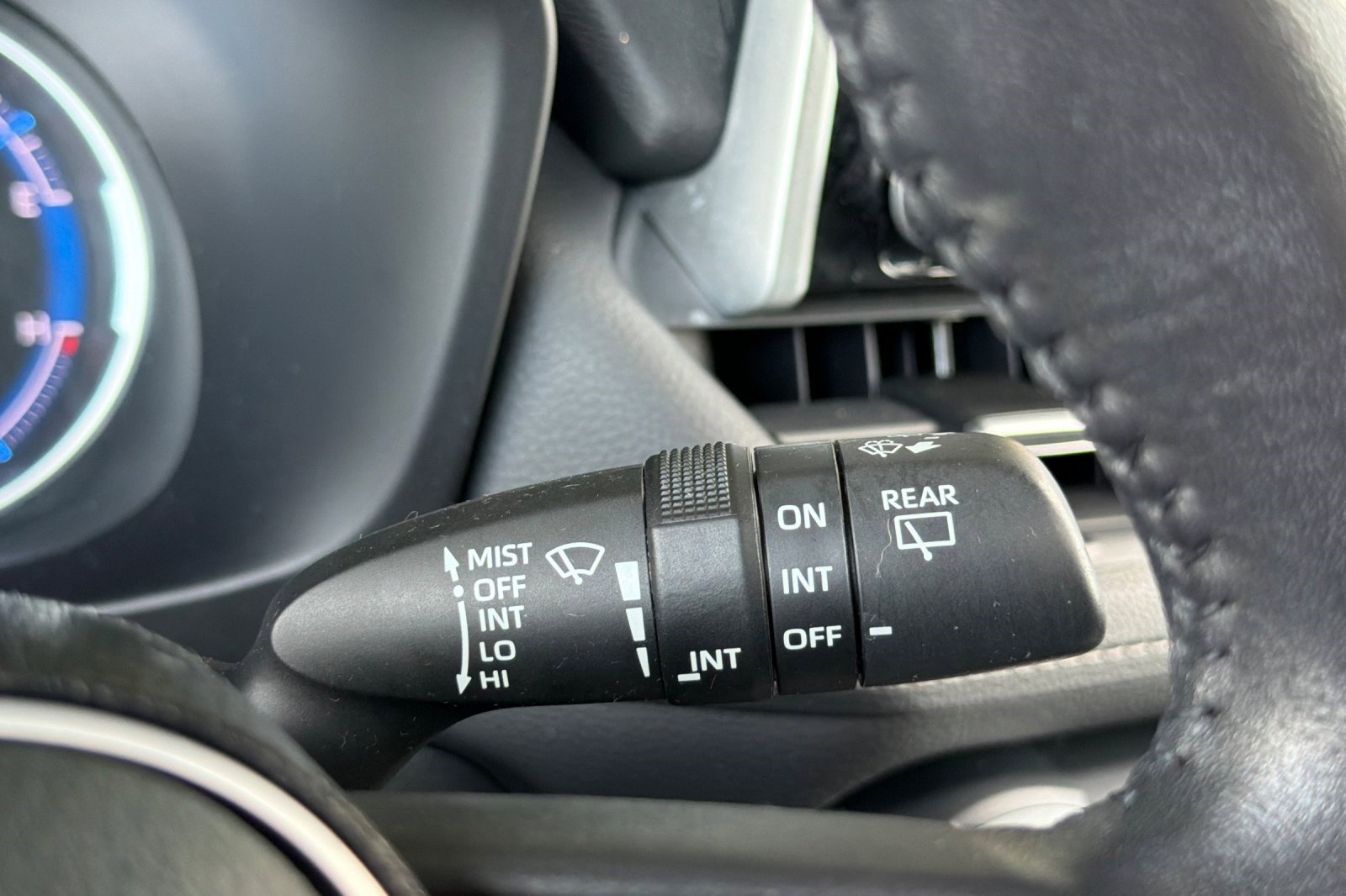 Used 2019 Toyota RAV4 Limited image 33