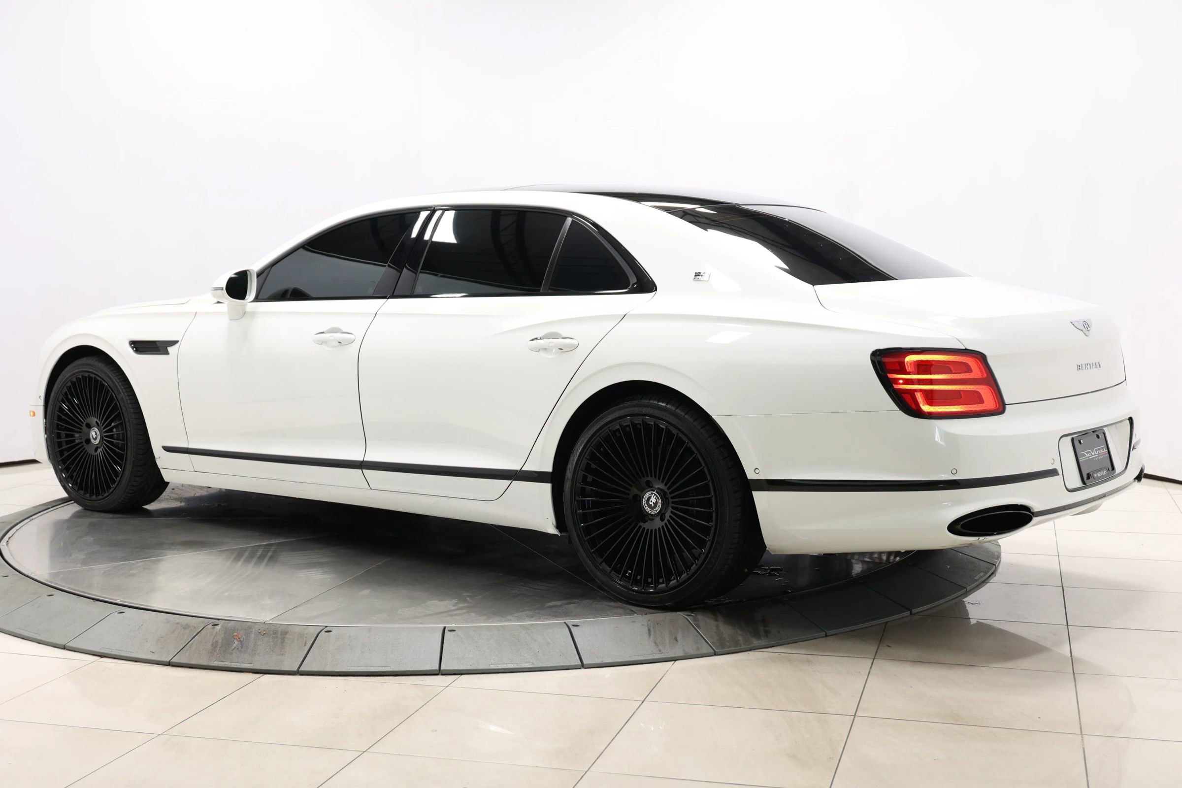 Used 2020 Bentley Flying Spur W12 image 76