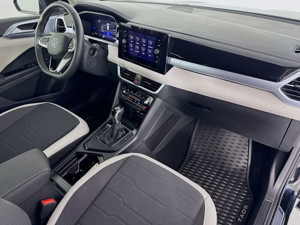 Used 2025 Volkswagen Taos SE image 36