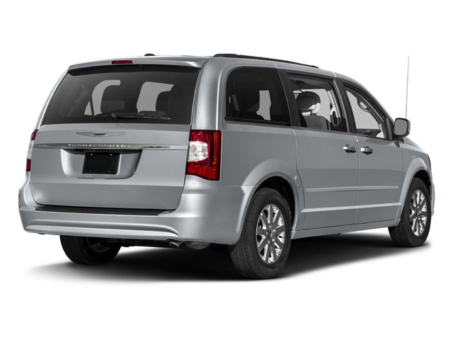 Certified 2016 Chrysler Town & Country Touring FWD image 2
