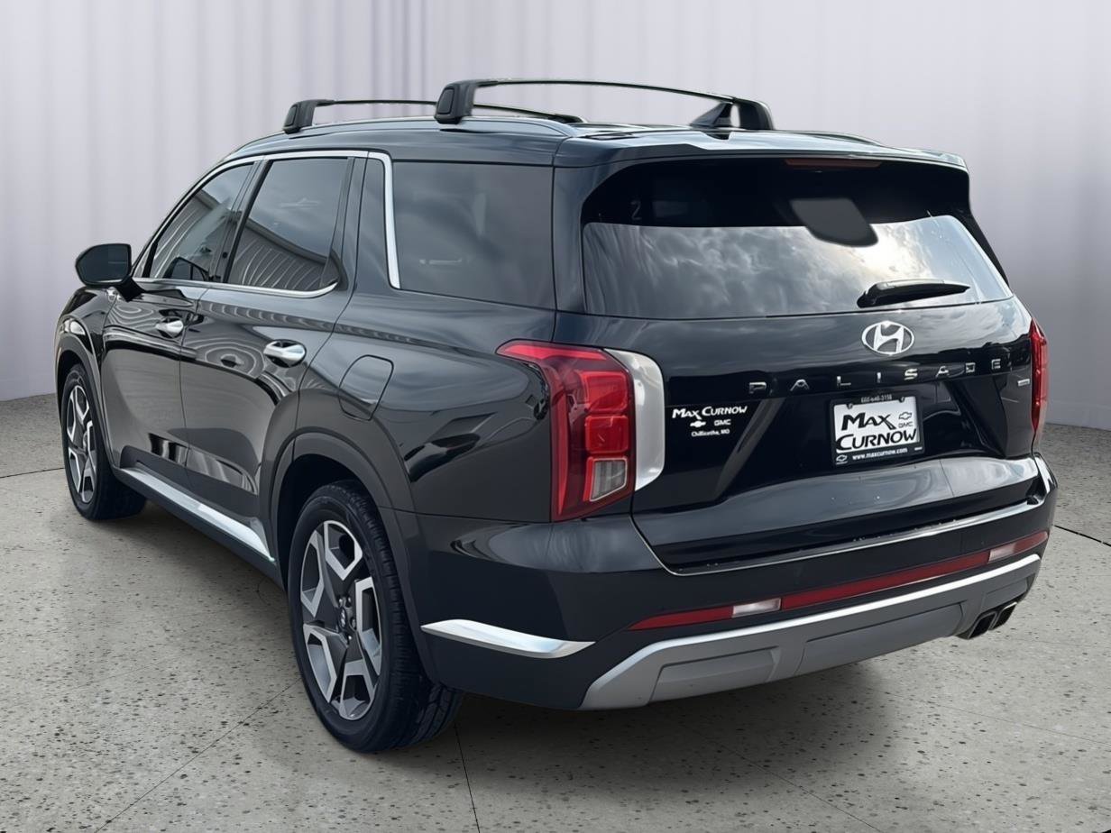 Used 2023 Hyundai Palisade Limited AWD/4WD image 3