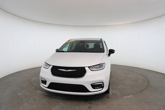 Used 2024 Chrysler Pacifica Touring-L image 31