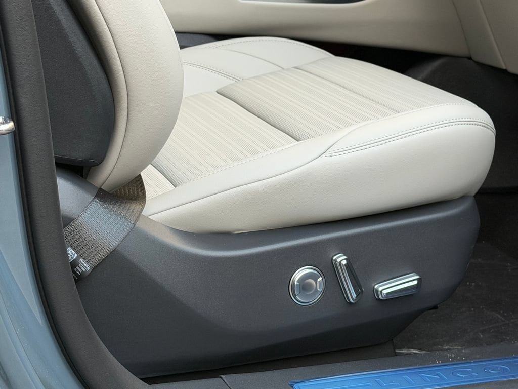 New 2026 Lincoln Nautilus Reserve w/ Jet Appearance Package AWD/4WD image 20