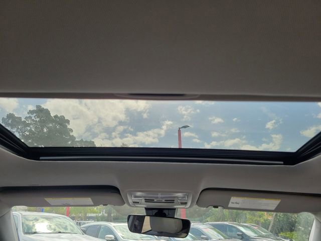 Used 2019 Toyota Highlander XLE image 18