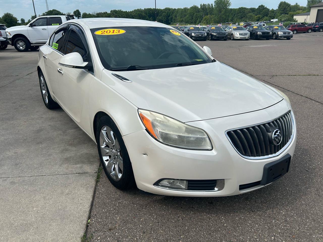 Used 2013 Buick Regal Premium FWD image 3