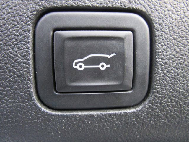 Certified 2023 Chevrolet Suburban Premier image 23