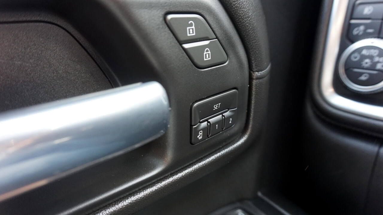 Used 2019 GMC Sierra 1500 SLT image 32