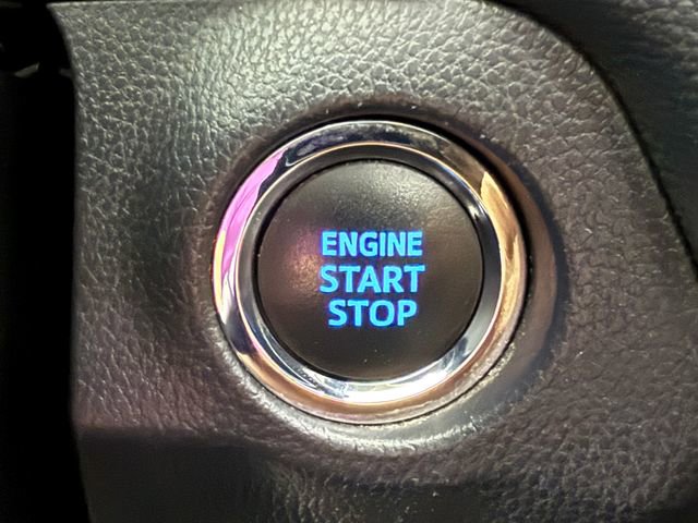 Used 2021 Toyota RAV4 XLE Premium image 16