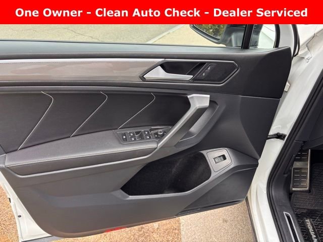 Used 2022 Volkswagen Tiguan SE R-Line AWD/4WD image 21