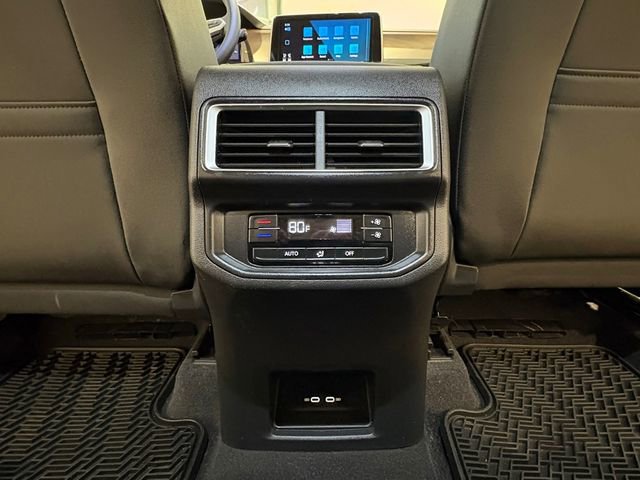 Used 2025 Volkswagen Atlas SE image 19
