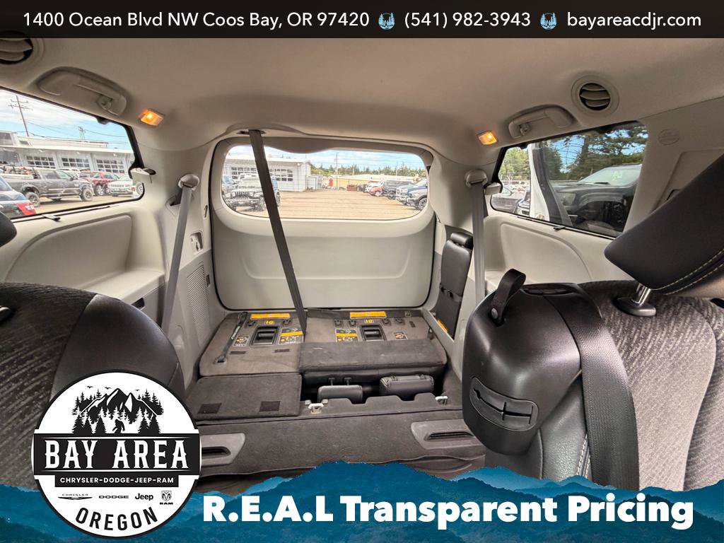 Used 2011 Toyota Sienna SE w/ Preferred Pkg FWD image 16