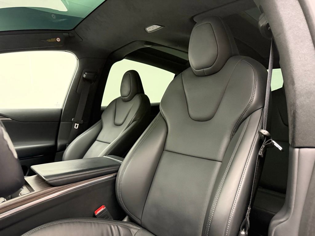 Used 2022 Tesla Model X image 5